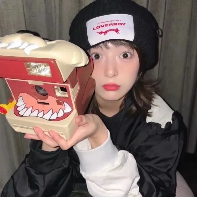 我想变成鸟,所以跳起来